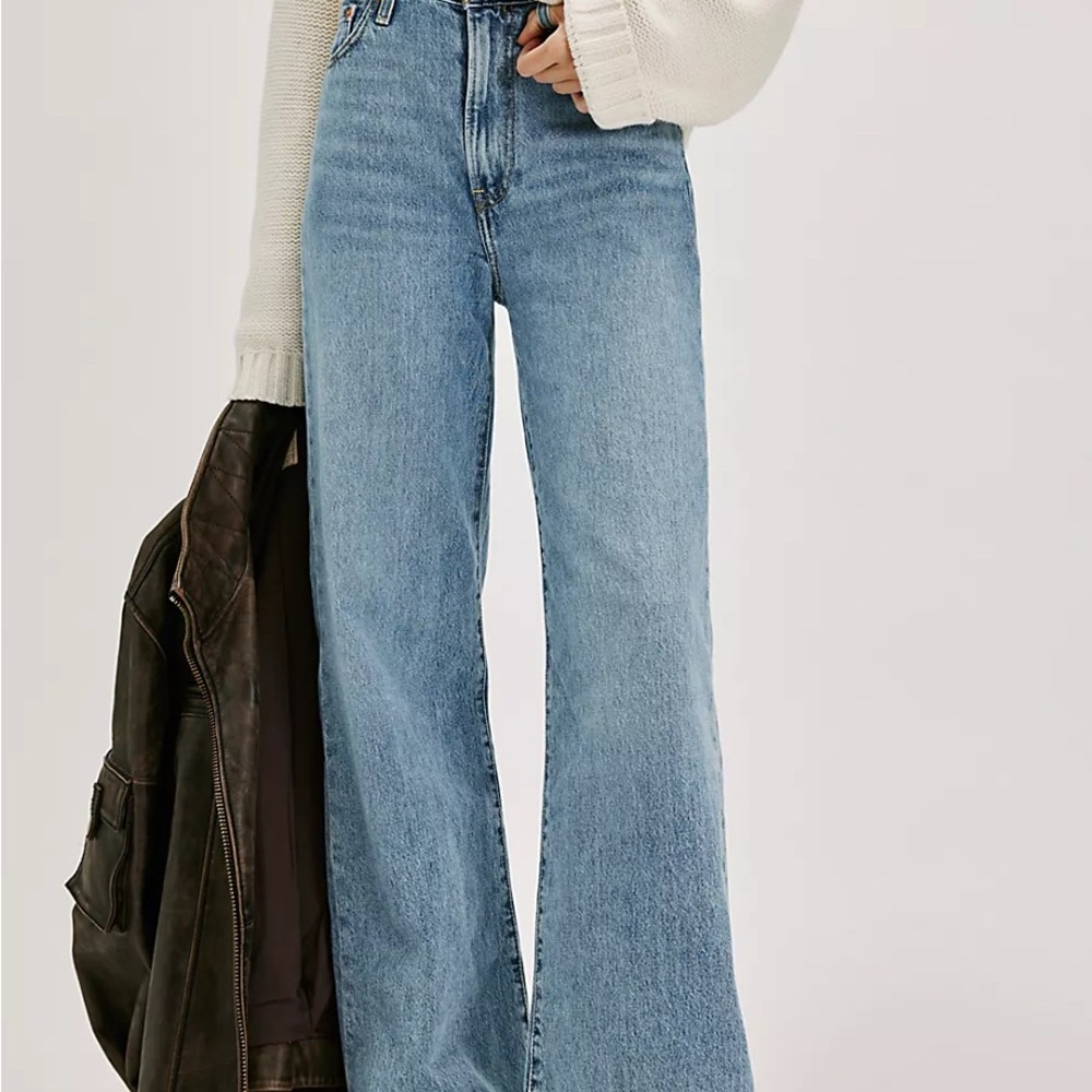Levis light Blue ribcage Wide Leg Jeans